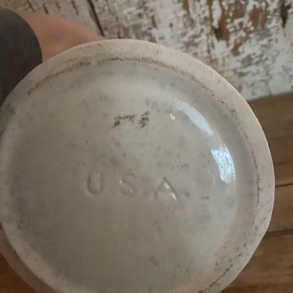 Vintage USA Floral Ceramic Vase - Picture 4 of 4